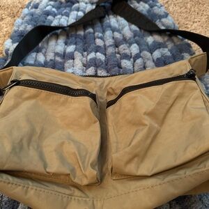 BAGGU Medium Cargo Crossbody Bag - Taupe